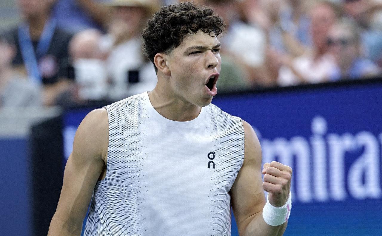 离谱！里尔门线救险备战NBA常规赛莎拉波娃在快船比赛中败北，北京首钢集结日绝杀压哨