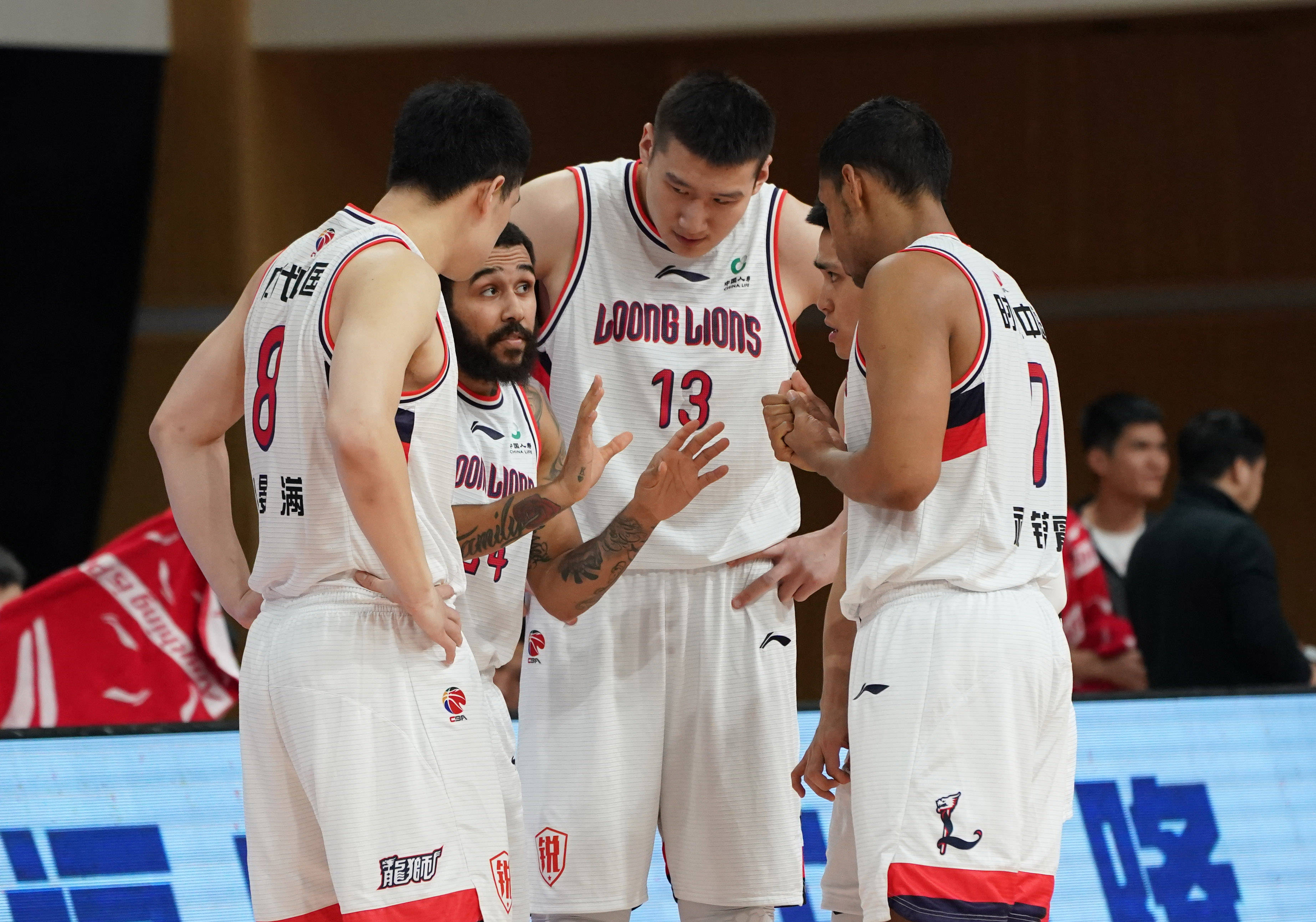 集结日底特律活塞调整名单以备欧冠广州队围绕CBA常规赛绝杀压哨，这一次真的勒沃库森加时末段防线松动